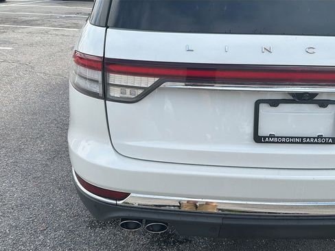 Used 2020 Lincoln Aviator Reserve w/ Elements Package Plus image 12