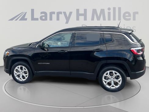 Used 2024 Jeep Compass Latitude AWD/4WD image 3
