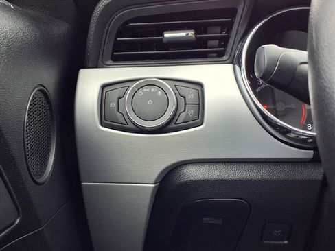 Used 2017 Ford Mustang Premium image 17