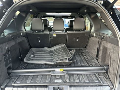 Used 2024 Land Rover Discovery Dynamic SE image 21