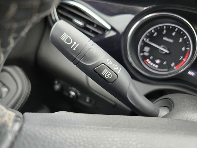 Used 2020 Buick Encore GX Select FWD image 22
