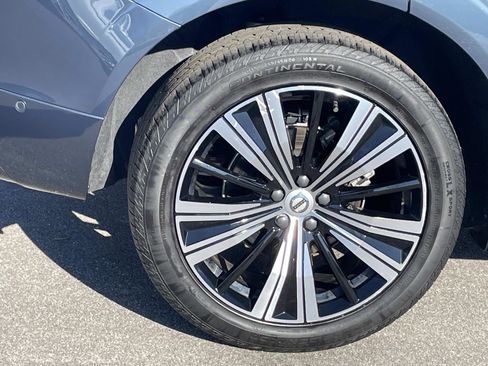 Used 2023 Volvo XC60 B5 Ultimate w/ Climate Package image 9