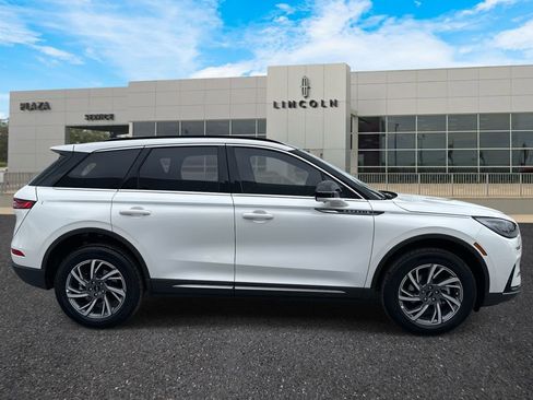 New 2026 Lincoln Corsair Premiere image 2