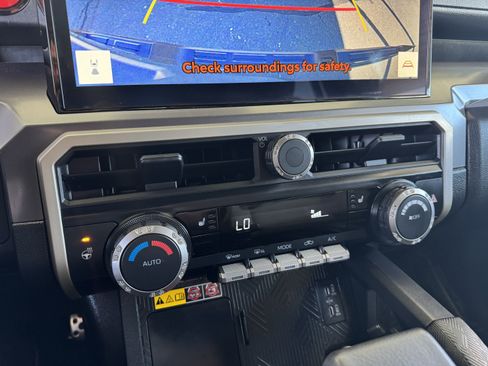 Used 2025 Toyota Tacoma TRD Sport image 32