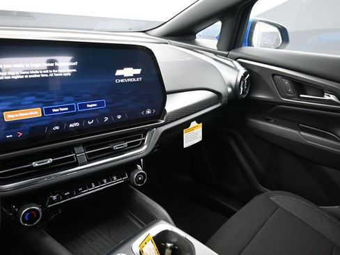 New 2026 Chevrolet Equinox EV LT image 20