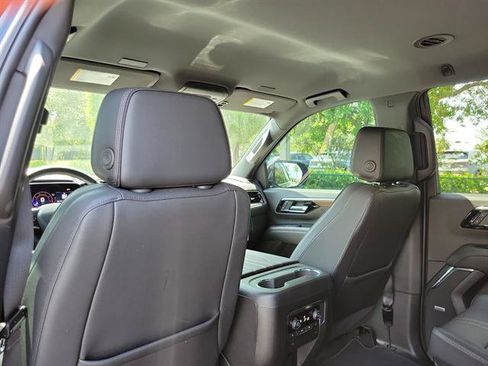 Used 2025 Chevrolet Tahoe High Country RWD image 34