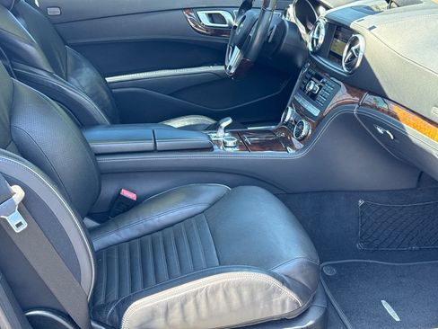 Used 2013 Mercedes-Benz SL 550 image 13