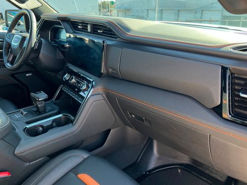 Certified 2025 GMC Sierra 1500 AT4 image 24