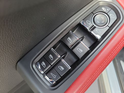 Used 2021 Porsche Macan S AWD/4WD image 13