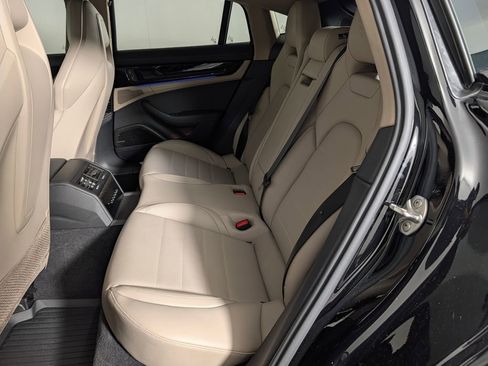 Certified 2025 Porsche Panamera image 24