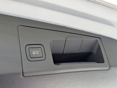 Used 2019 Cadillac XT5 AWD image 33