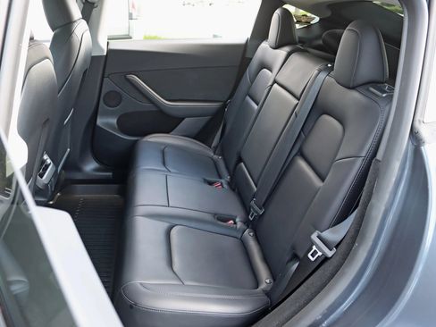 Used 2023 Tesla Model Y Long Range AWD/4WD image 30