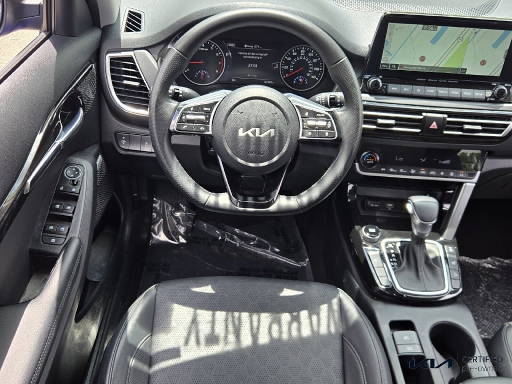 Certified 2023 Kia Seltos SX w/ SX Sunroof Package AWD/4WD image 13