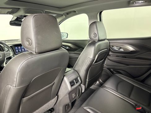Used 2022 GMC Terrain SLT w/ Infotainment Package II FWD image 30