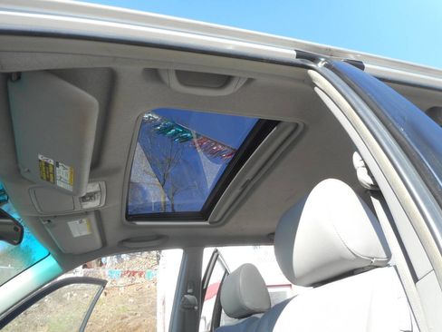 Used 2006 Toyota Highlander Limited image 18