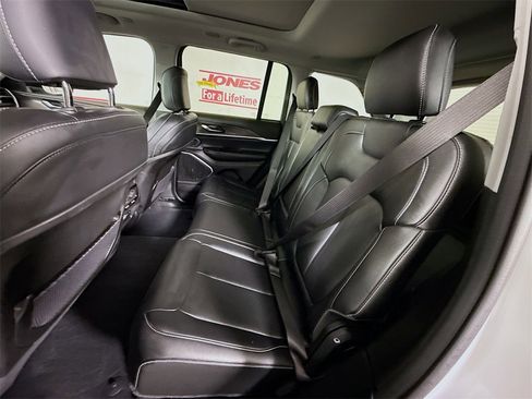 Used 2023 Jeep Grand Cherokee 4WD 4xe image 30