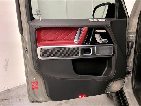 Used 2025 Mercedes-Benz G 63 AMG 4MATIC image 19