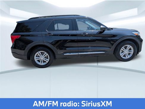 Used 2023 Ford Explorer XLT w/ Equipment Group 202A RWD image 9