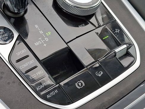 Used 2022 BMW X7 xDrive40i AWD/4WD image 27