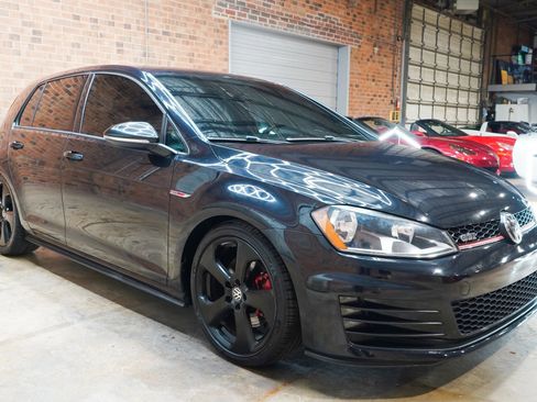 Used 2017 Volkswagen GTI S FWD image 3