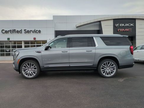 New 2026 GMC Yukon XL Denali w/ Denali Reserve Package AWD/4WD image 8