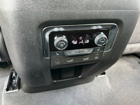 Used 2025 Chevrolet Tahoe Premier AWD/4WD image 51
