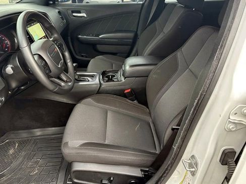 Used 2017 Dodge Charger SXT w/ Blacktop Package image 17