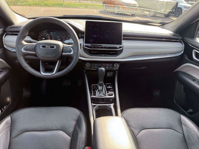 Used 2023 Jeep Compass Limited AWD/4WD image 15