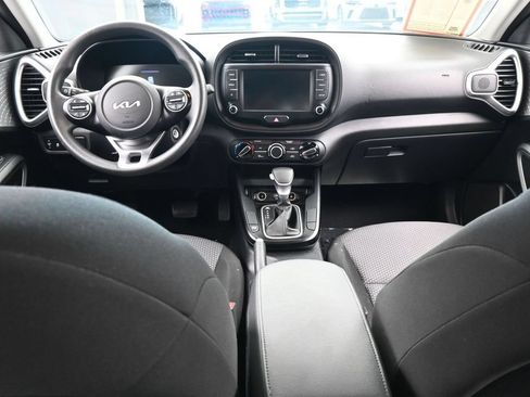 Used 2024 Kia Soul LX w/ Option Group 015 FWD image 34