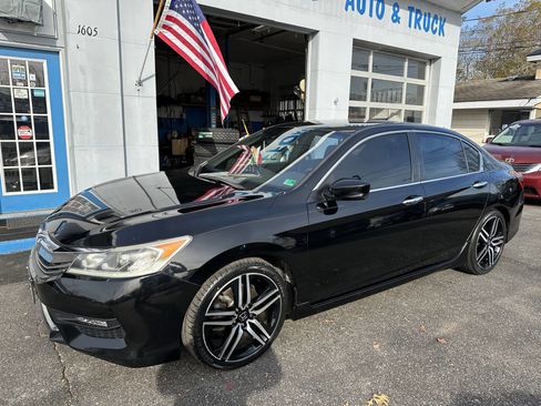Used 2016 Honda Accord Sport image 3