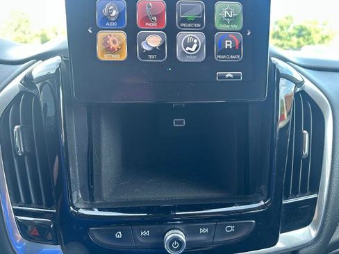 Used 2019 Chevrolet Traverse LT AWD/4WD image 36