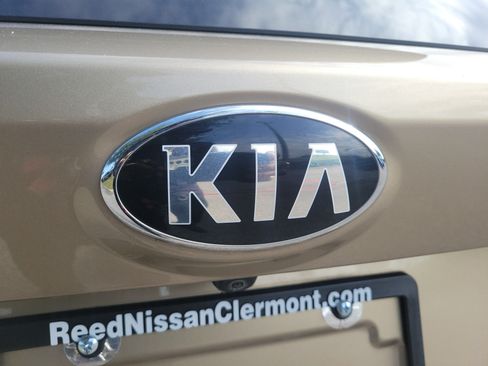 Used 2021 Kia Sorento LX FWD image 11