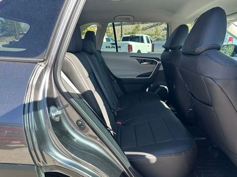 Used 2025 Toyota RAV4 XLE AWD/4WD image 17