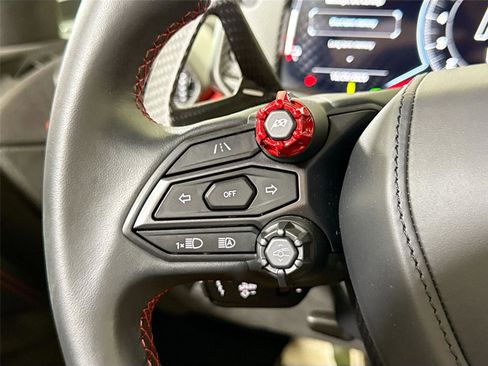 Used 2024 Lamborghini Revuelto image 23