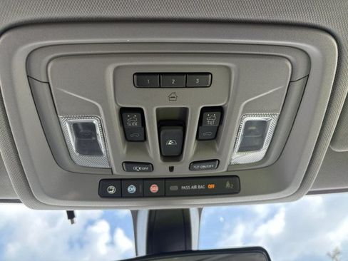 Used 2019 Chevrolet Silverado 1500 LT Trail Boss AWD/4WD image 26