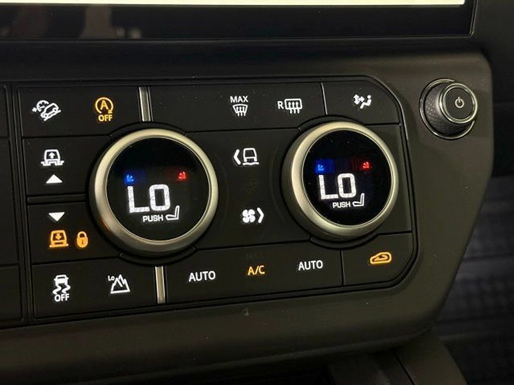 New 2026 Land Rover Defender 110 AWD/4WD image 38