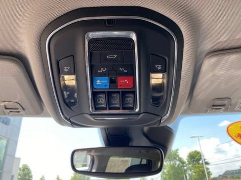 Certified 2022 Jeep Grand Cherokee L Limited AWD/4WD image 15