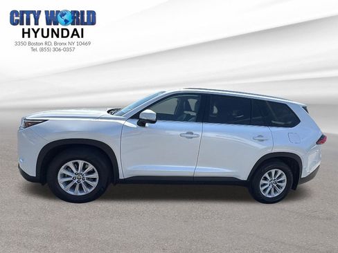 Used 2024 Toyota Grand Highlander AWD image 2