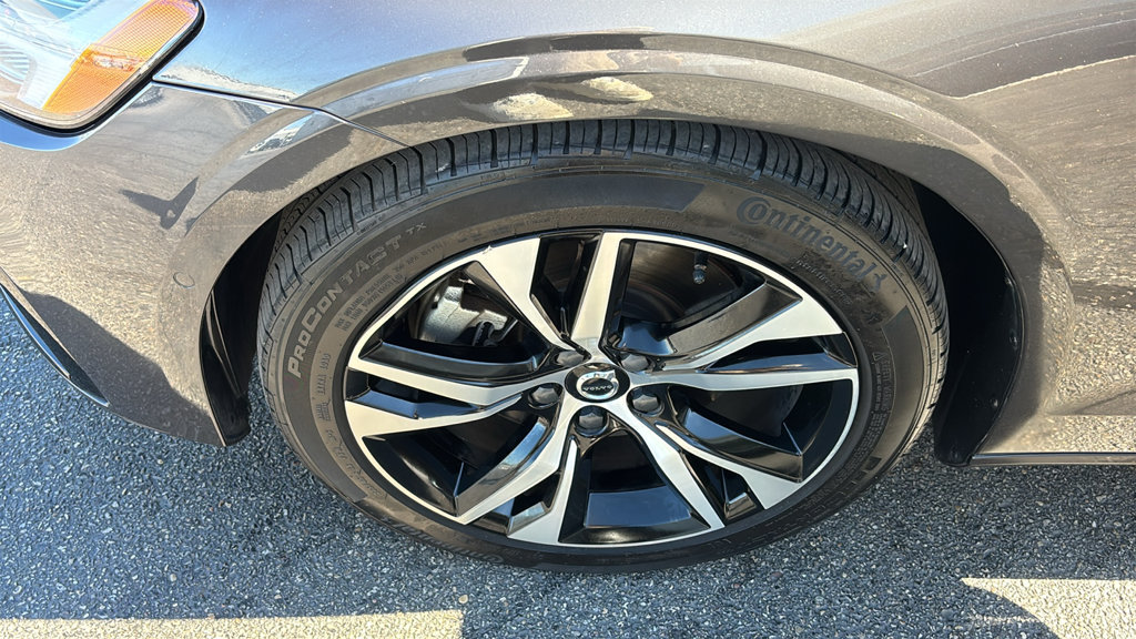 Certified 2024 Volvo S60 B5 Plus AWD/4WD image 31