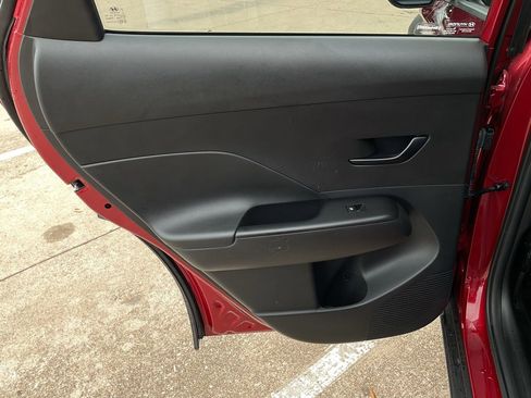 Used 2025 Hyundai Kona SEL image 18