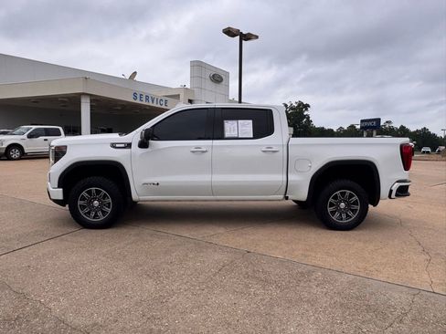 Used 2024 GMC Sierra 1500 AT4 w/ Technology Package AWD/4WD image 2