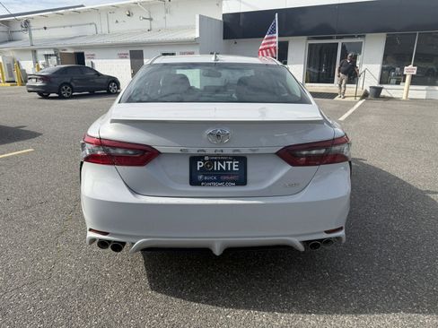 Used 2024 Toyota Camry XSE FWD image 4