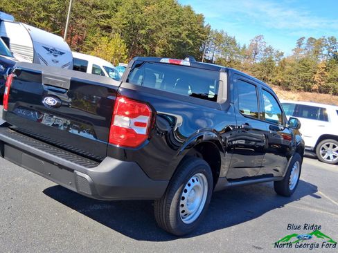 New 2025 Ford Maverick XL image 23
