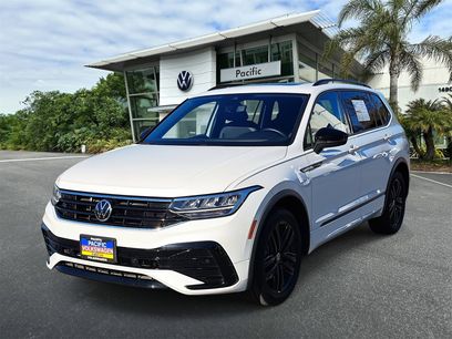 Certified 2022 Volkswagen Tiguan SE R-Line