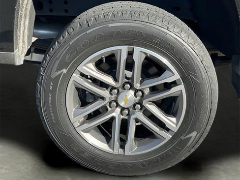 Used 2022 Chevrolet Colorado W/T w/ Custom Special Edition image 15