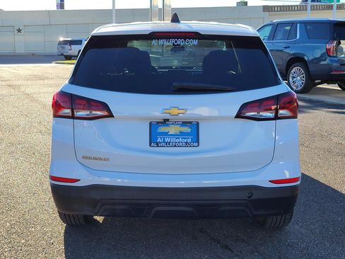 Used 2022 Chevrolet Equinox LS w/ LS Convenience Package image 4