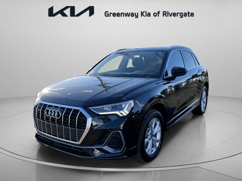 Used 2025 Audi Q3 2.0T Premium image 3