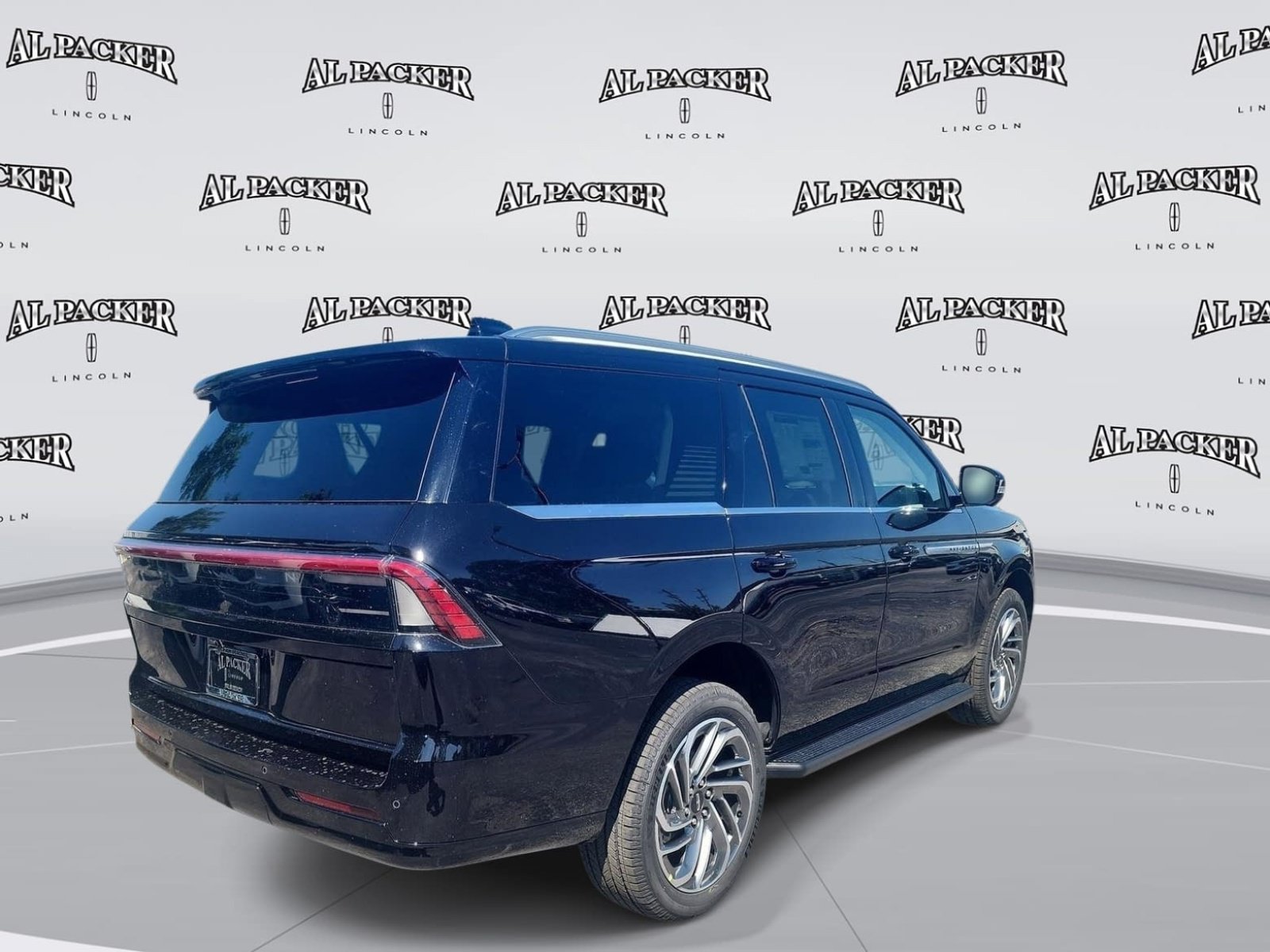 New 2026 Lincoln Navigator Premiere AWD/4WD image 5