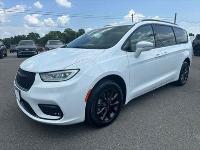 Used 2021 Chrysler Pacifica Touring-L w/ S Appearance Package