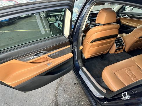 Used 2016 BMW 750i xDrive image 23